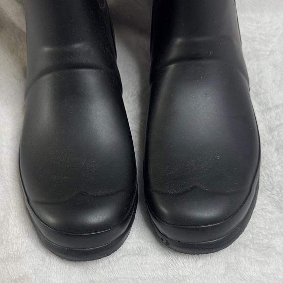 Hunter Women's Classic Black Rain Boots - Picture 8 of 8